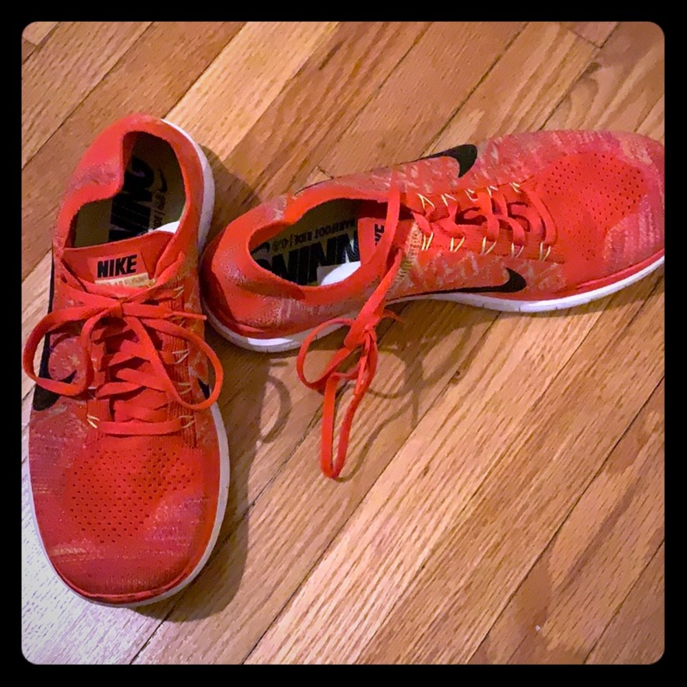 Nike 4.0 Flyknit in bright red - size 11